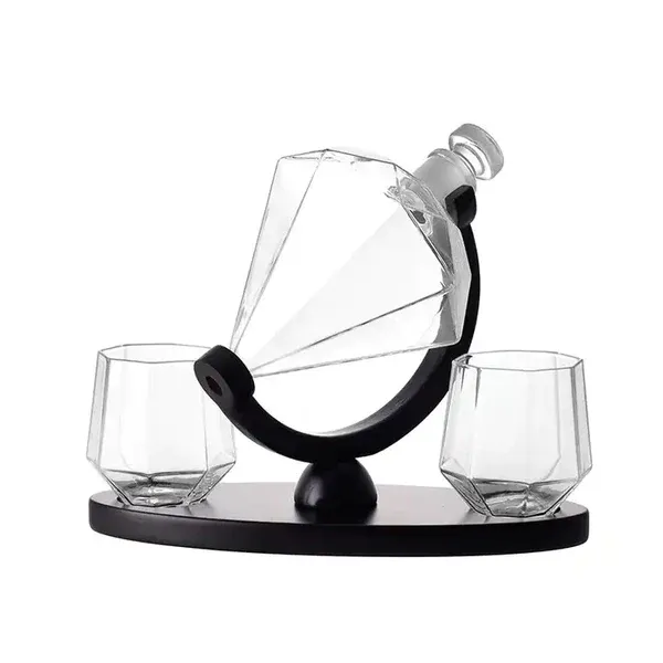 Diamond_Whiskey_Decanter_Set_With_2_Glasses_And_Wood_Stand_-_1000ml