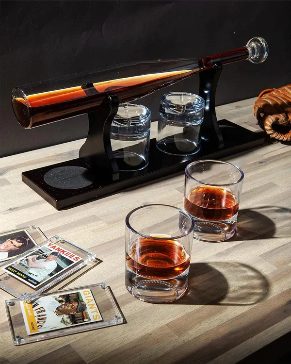 Baseball_Bat_Decanter_With_4_Baseball_Whiskey_Glasses_And_Stand_-_750ml