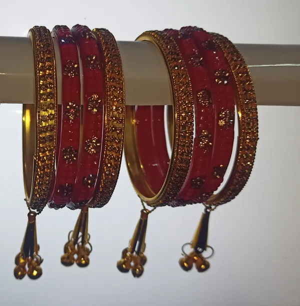 Rupa Bangles Metal Jarkin Swinng Bangles With Red Colour Bangles Pack Of 8 Price in India Buy Rupa Bangles Metal Jarkin Swinng Bangles With Red