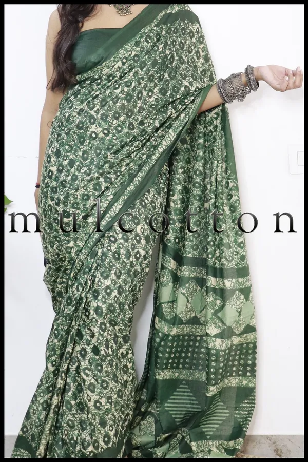 Green_hand_block_Print_Pure_mul_Cotton_Saree_With_Blouse_Piece_with_Unstiched_Blouse_Fabric