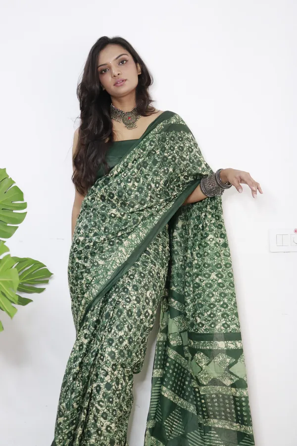 Green_hand_block_Print_Pure_mul_Cotton_Saree_With_Blouse_Piece_with_Unstiched_Blouse_Fabric