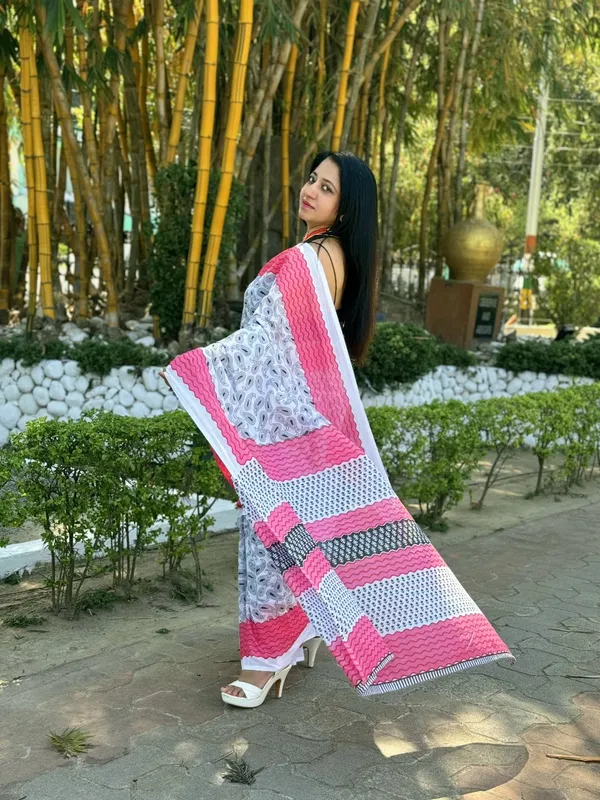PURE_COTTON_HAND_PRINT_SAREE_with_Unstiched_Blouse_Fabric