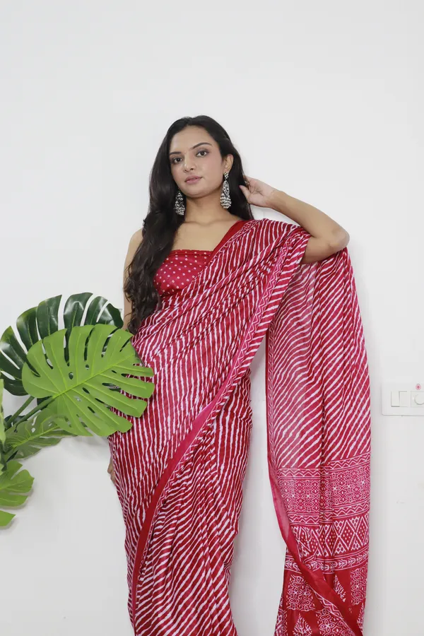 Red_Hand_Leriya_Print_Pure_mul_Cotton_Saree_With_Blouse_Piece_with_Unstiched_Blouse_Fabric