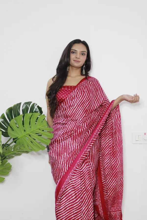 Red_Hand_Leriya_Print_Pure_mul_Cotton_Saree_With_Blouse_Piece_with_Unstiched_Blouse_Fabric