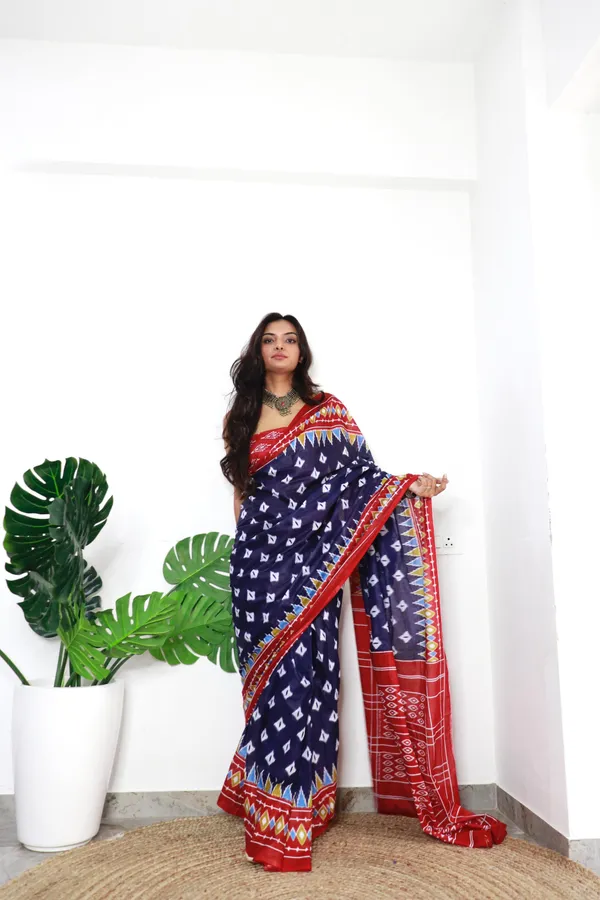 Blue_Ikkat_Print_Pure_mul_Cotton_Saree_With_Blouse_Piece_with_Unstiched_Blouse_Fabric