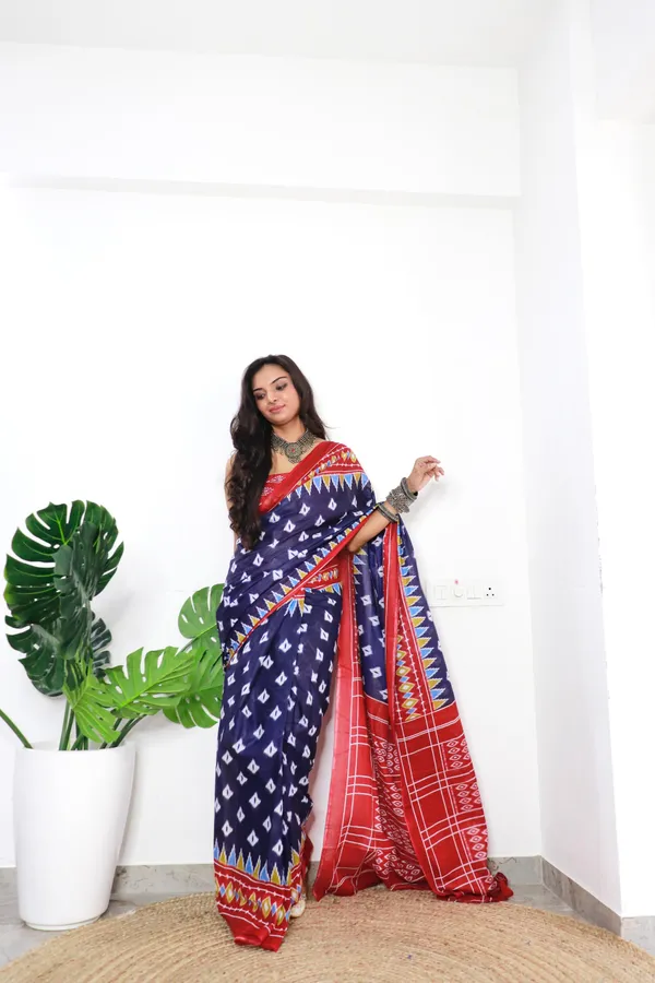 Blue_Ikkat_Print_Pure_mul_Cotton_Saree_With_Blouse_Piece_with_Unstiched_Blouse_Fabric
