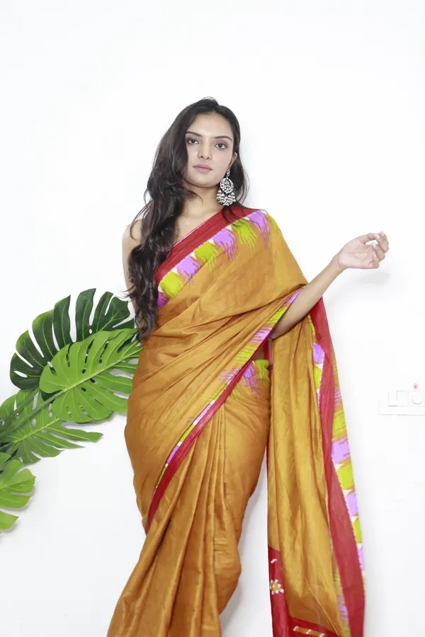 Orange_Ikkat_Print_Pure_mul_Cotton_Saree_With_Blouse_Piece_with_Unstiched_Blouse_Fabric