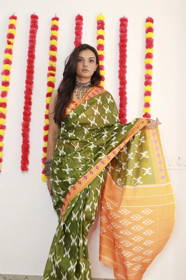 Green_Hand_Block_Print_Pure_mul_Cotton_Saree_With_Blouse_Piece_with_Unstiched_Blouse_Fabric