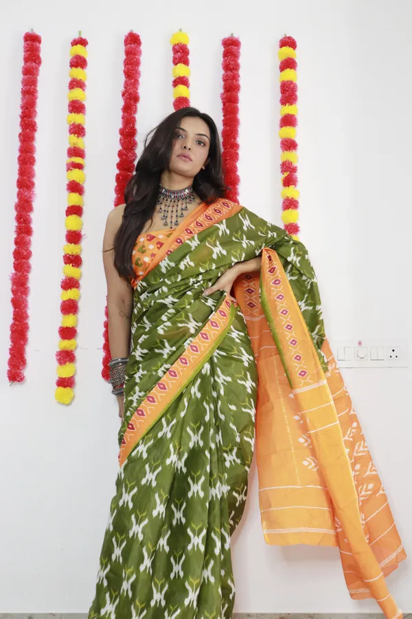 Green_Hand_Block_Print_Pure_mul_Cotton_Saree_With_Blouse_Piece_with_Unstiched_Blouse_Fabric