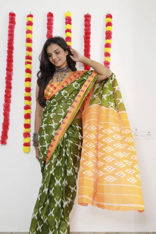 Green_Hand_Block_Print_Pure_mul_Cotton_Saree_With_Blouse_Piece_with_Unstiched_Blouse_Fabric