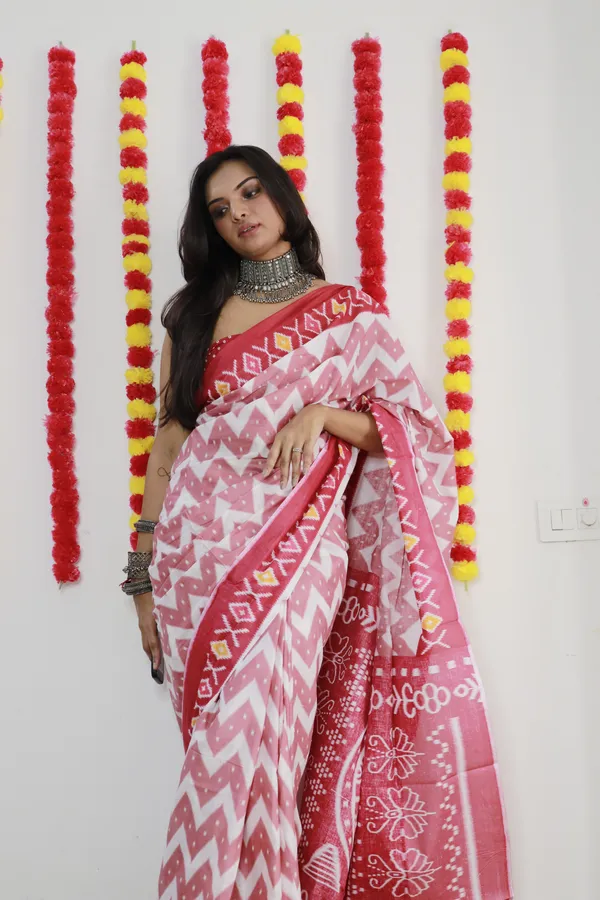 Ikkat_Print_Pure_mul_Cotton_Saree_With_Blouse_Piece_with_Unstiched_Blouse_Fabric