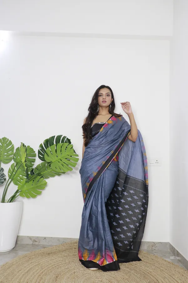 Grey_Ikkat_Print_Pure_mul_Cotton_Saree_With_Blouse_Piece_with_Unstiched_Blouse_Fabric