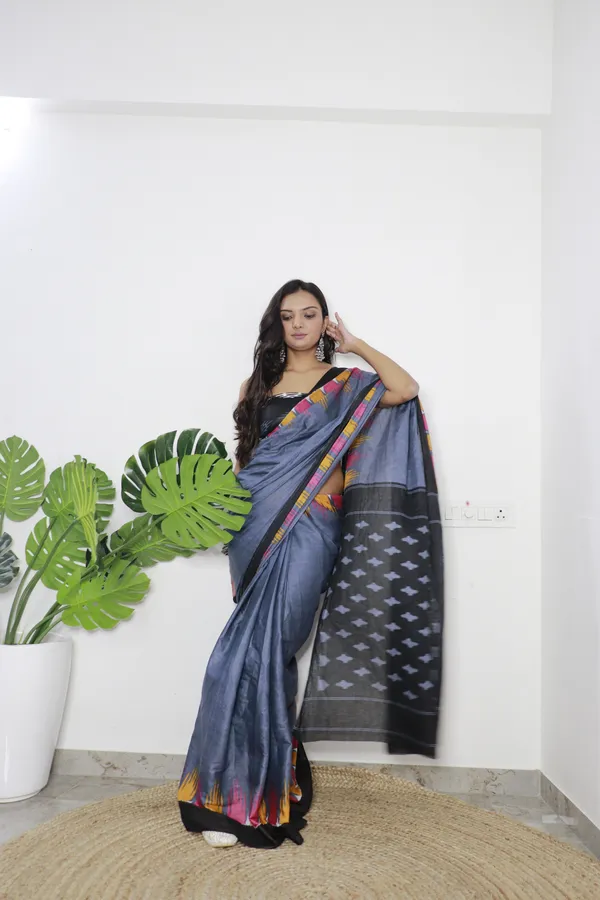 Grey_Ikkat_Print_Pure_mul_Cotton_Saree_With_Blouse_Piece_with_Unstiched_Blouse_Fabric