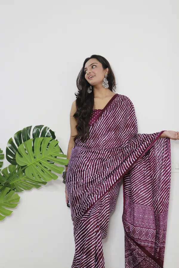 Wine_Hand_Leriya_Print_Pure_mul_Cotton_Saree_With_Blouse_Piece_with_Unstiched_Blouse_Fabric