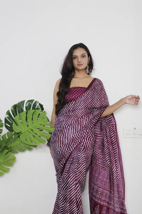 Wine_Hand_Leriya_Print_Pure_mul_Cotton_Saree_With_Blouse_Piece_with_Unstiched_Blouse_Fabric