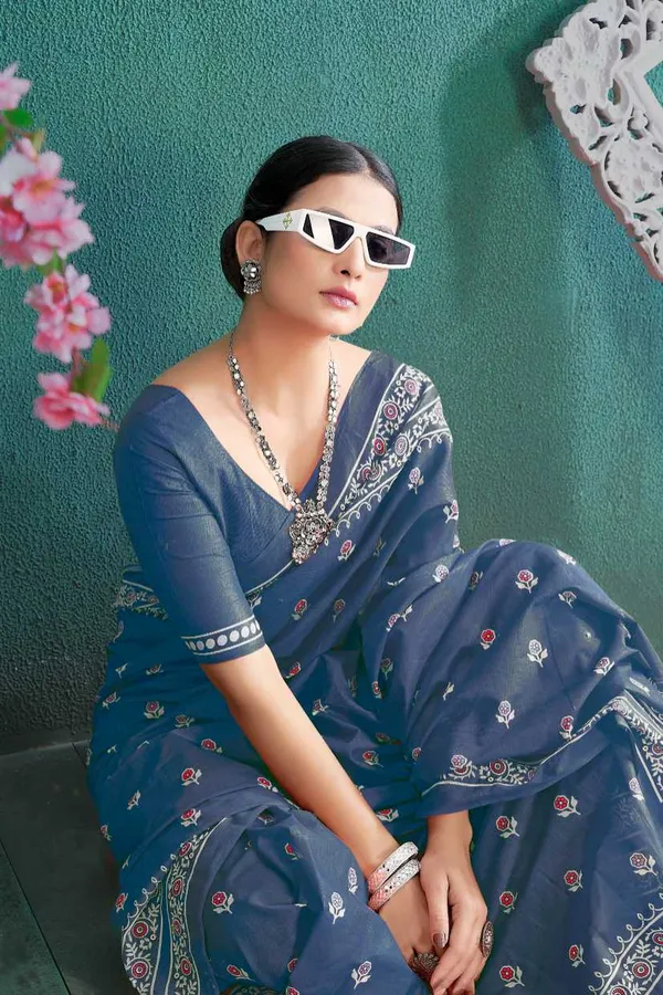 Pure_Soft_Cotton_Hand_Block_Printed_Saree_Blue_with_Unstiched_Blouse_Fabric