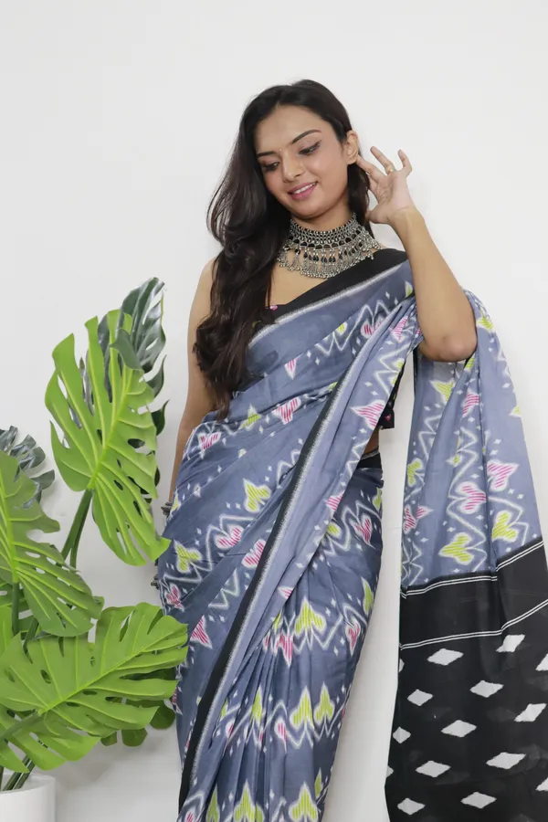 Grey_Ikkat_Print_Pure_mul_Cotton_Saree_With_Blouse_Piece_with_Unstiched_Blouse_Fabric