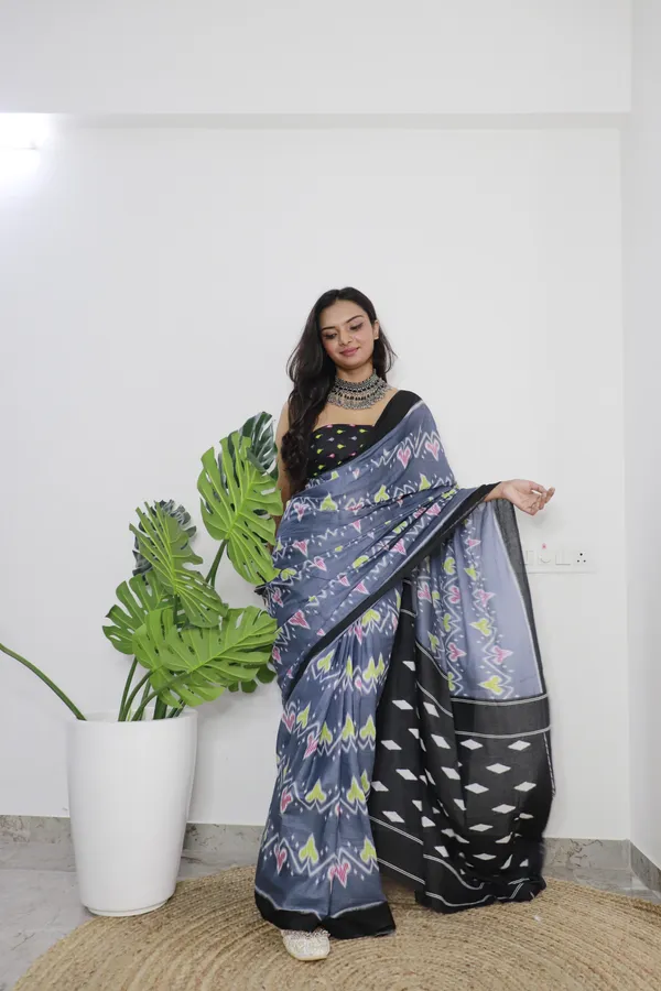 Grey_Ikkat_Print_Pure_mul_Cotton_Saree_With_Blouse_Piece_with_Unstiched_Blouse_Fabric