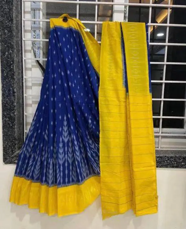 Yellow_Blue_Ikkat_Print_Pure_mul_Cotton_Saree_With_Blouse_Piece_with_Unstiched_Blouse_Fabric