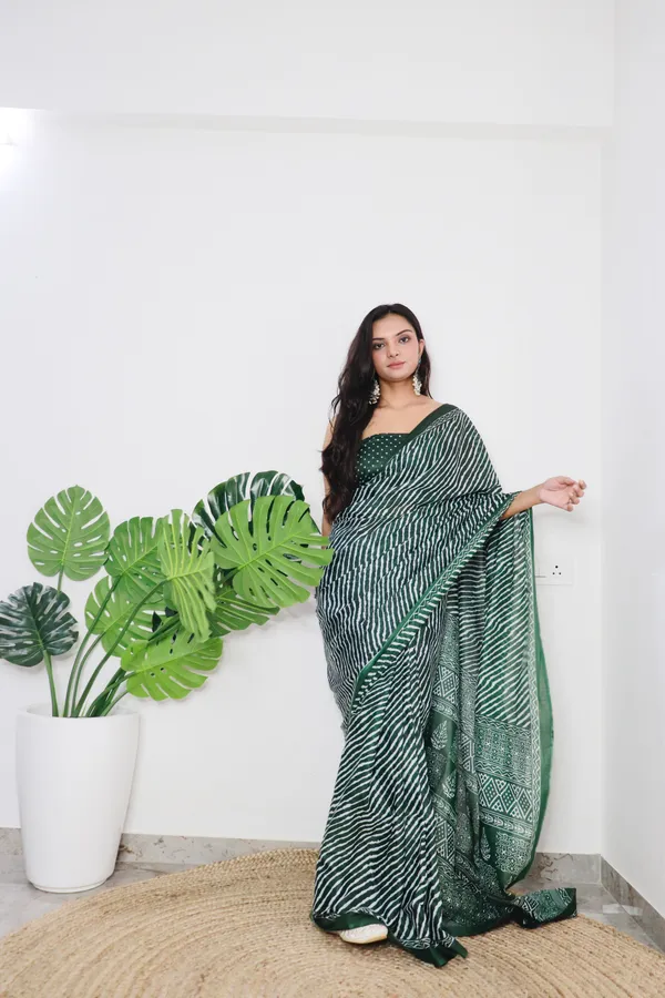 Green_Hand_Leriya_Print_Pure_mul_Cotton_Saree_With_Blouse_Piece_with_Unstiched_Blouse_Fabric