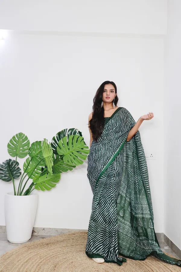 Green_Hand_Leriya_Print_Pure_mul_Cotton_Saree_With_Blouse_Piece_with_Unstiched_Blouse_Fabric