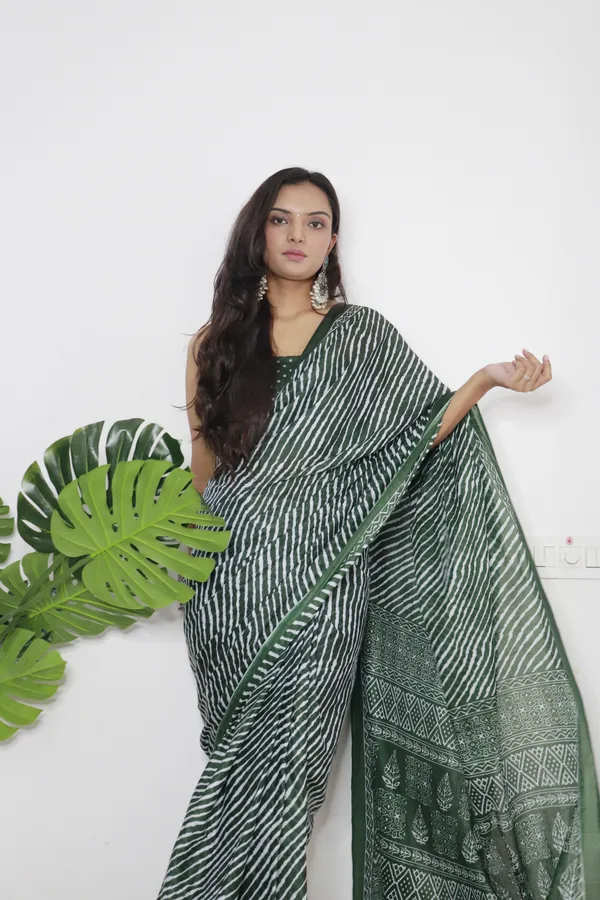 Green_Hand_Leriya_Print_Pure_mul_Cotton_Saree_With_Blouse_Piece_with_Unstiched_Blouse_Fabric
