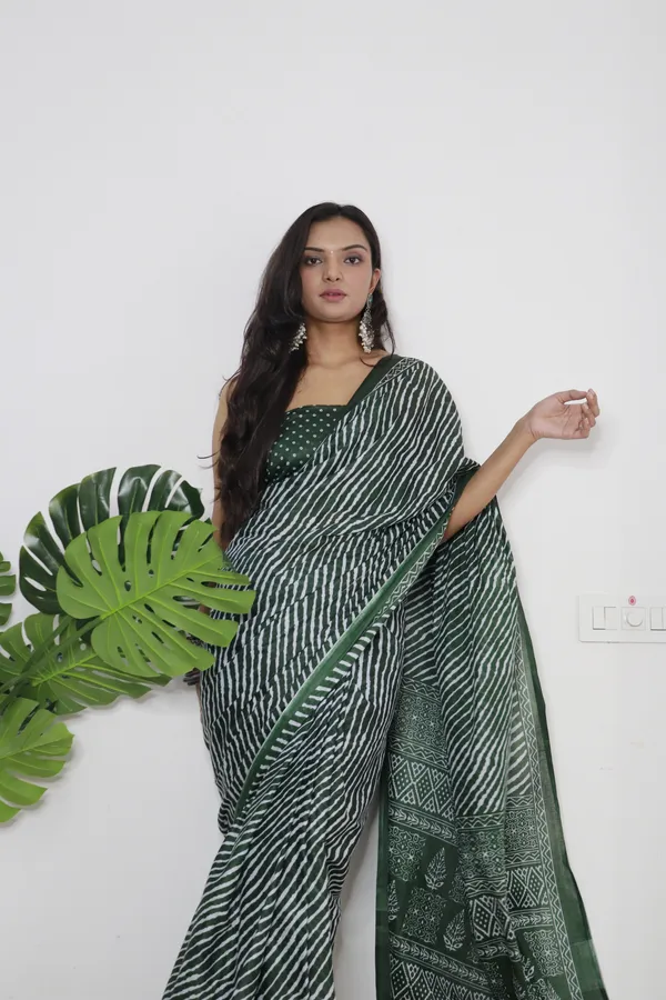 Green_Hand_Leriya_Print_Pure_mul_Cotton_Saree_With_Blouse_Piece_with_Unstiched_Blouse_Fabric