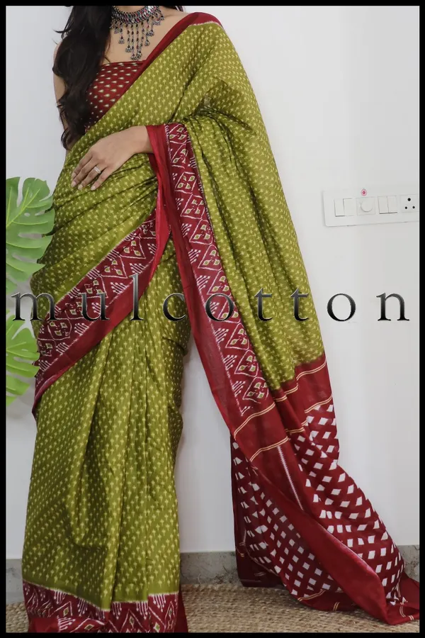 Green_Ikkat_Print_Pure_mul_Cotton_Saree_With_Blouse_Piece_with_Unstiched_Blouse_Fabric