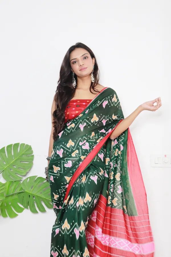 Green_Ikkat_Print_Pure_mul_Cotton_Saree_With_Blouse_Piece_with_Unstiched_Blouse_Fabric