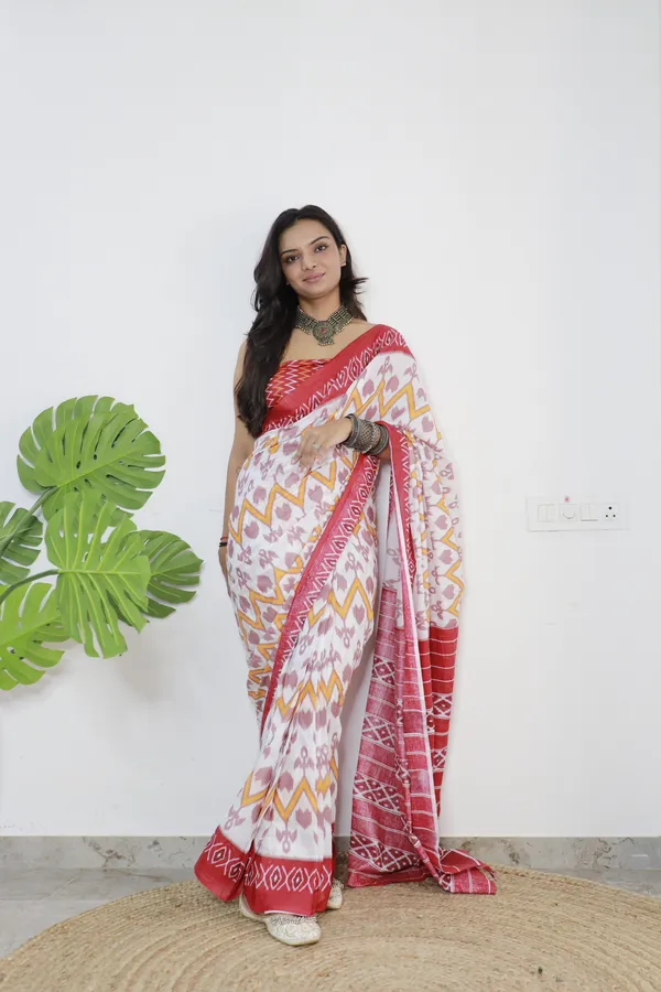 Maroon_Ikkat_Print_Pure_mul_Cotton_Saree_With_Blouse_Piece_with_Unstiched_Blouse_Fabric