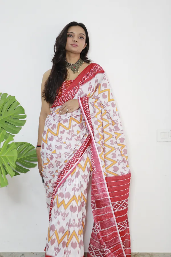 Maroon_Ikkat_Print_Pure_mul_Cotton_Saree_With_Blouse_Piece_with_Unstiched_Blouse_Fabric