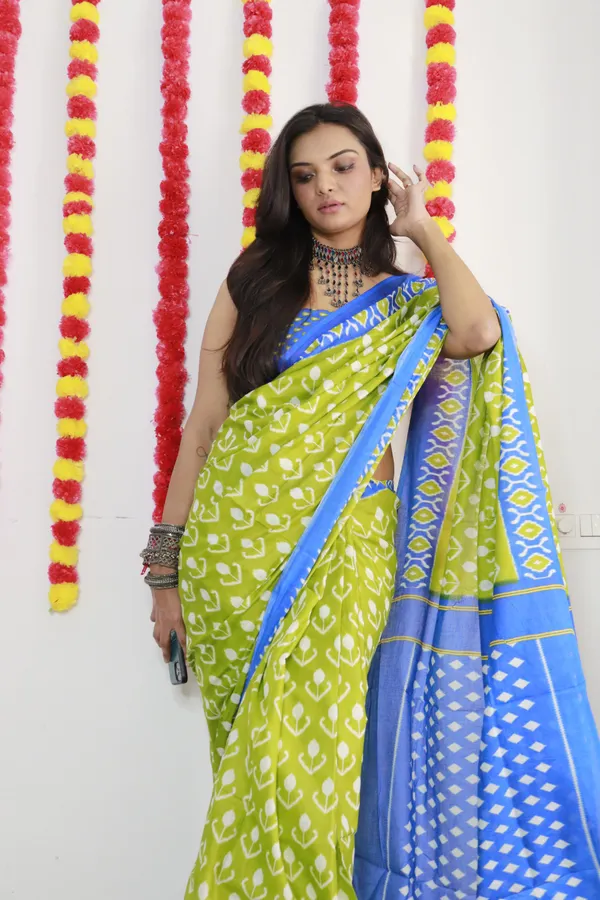 Ikkat_Print_Pure_mul_Cotton_Saree_With_Blouse_Piece_with_Unstiched_Blouse_Fabric