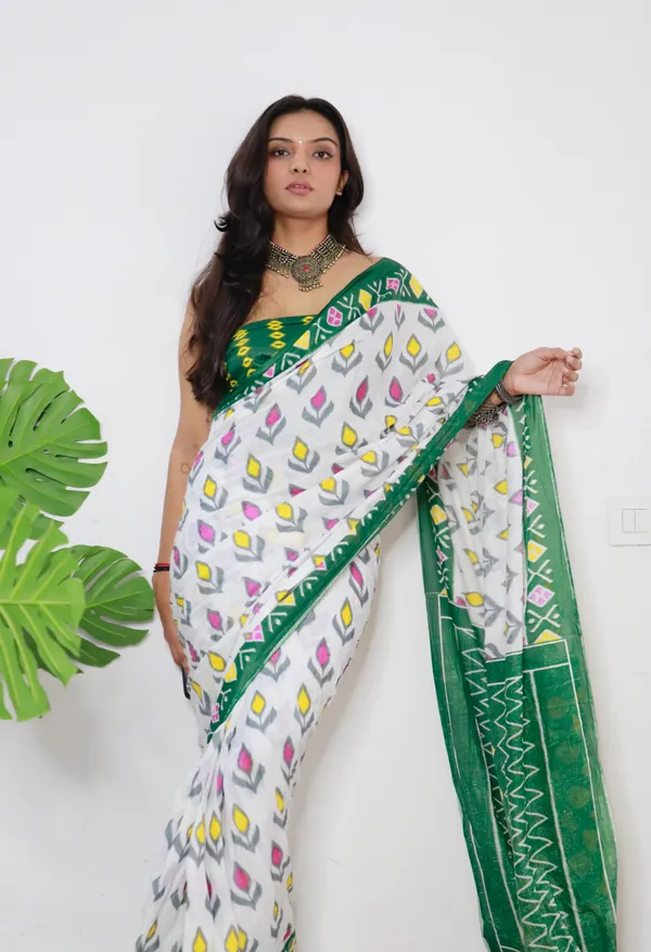Ikkat_Print_Pure_mul_Cotton_Saree_With_Blouse_Piece_with_Unstiched_Blouse_Fabric