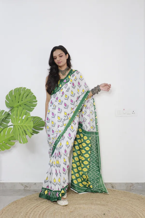 Ikkat_Print_Pure_mul_Cotton_Saree_With_Blouse_Piece_with_Unstiched_Blouse_Fabric