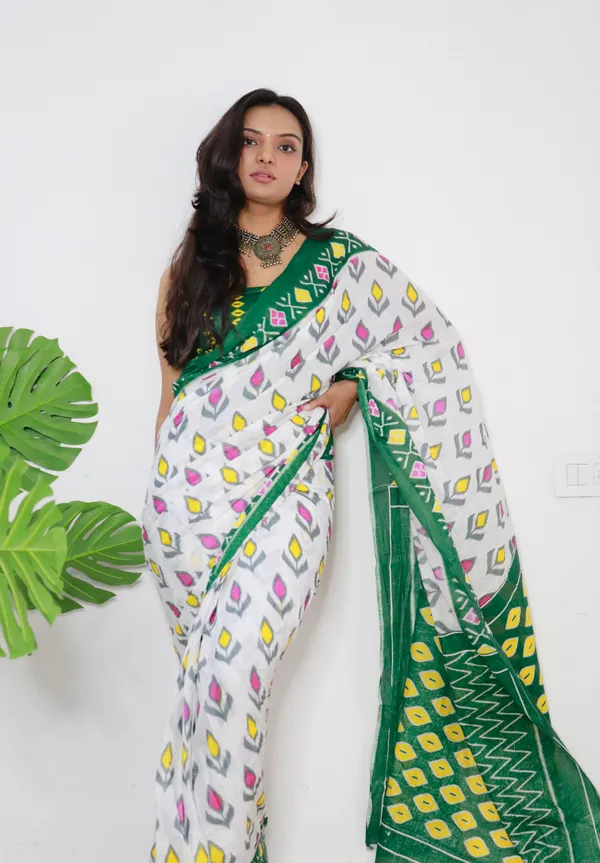 Ikkat_Print_Pure_mul_Cotton_Saree_With_Blouse_Piece_with_Unstiched_Blouse_Fabric