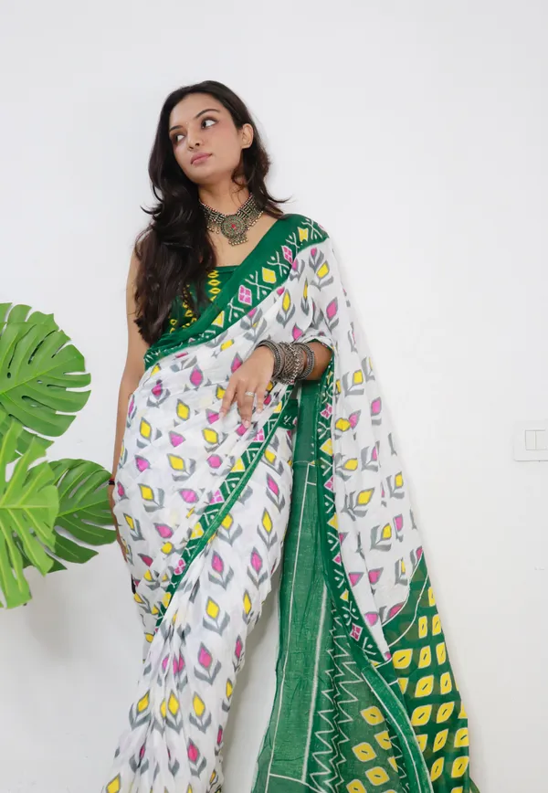 Ikkat_Print_Pure_mul_Cotton_Saree_With_Blouse_Piece_with_Unstiched_Blouse_Fabric