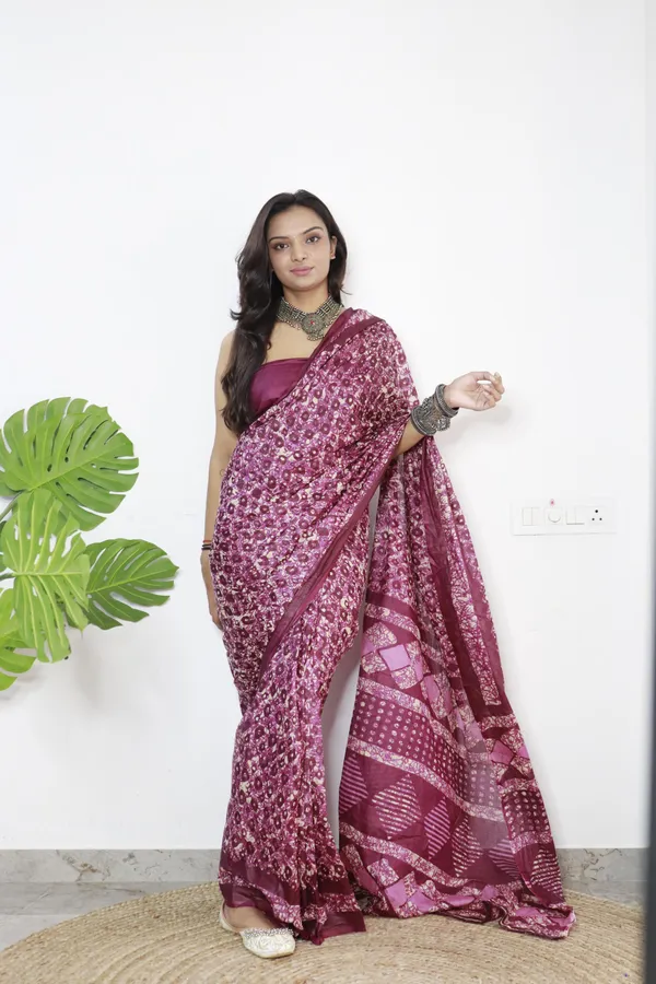 Purple_hand_block_Print_Pure_mul_Cotton_Saree_With_Blouse_Piece_with_Unstiched_Blouse_Fabric