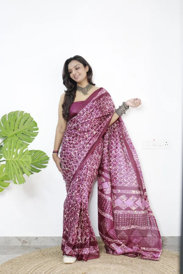 Purple_hand_block_Print_Pure_mul_Cotton_Saree_With_Blouse_Piece_with_Unstiched_Blouse_Fabric