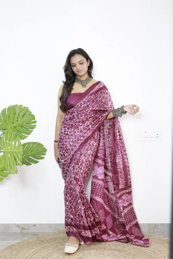 Purple_hand_block_Print_Pure_mul_Cotton_Saree_With_Blouse_Piece_with_Unstiched_Blouse_Fabric