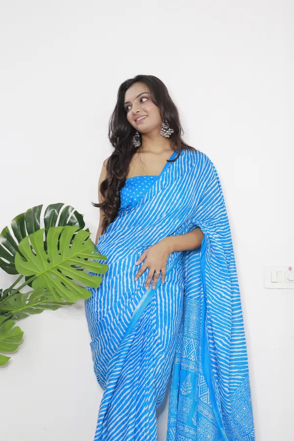 Blue_Hand_Leriya_Print_Pure_mul_Cotton_Saree_With_Blouse_Piece_with_Unstiched_Blouse_Fabric