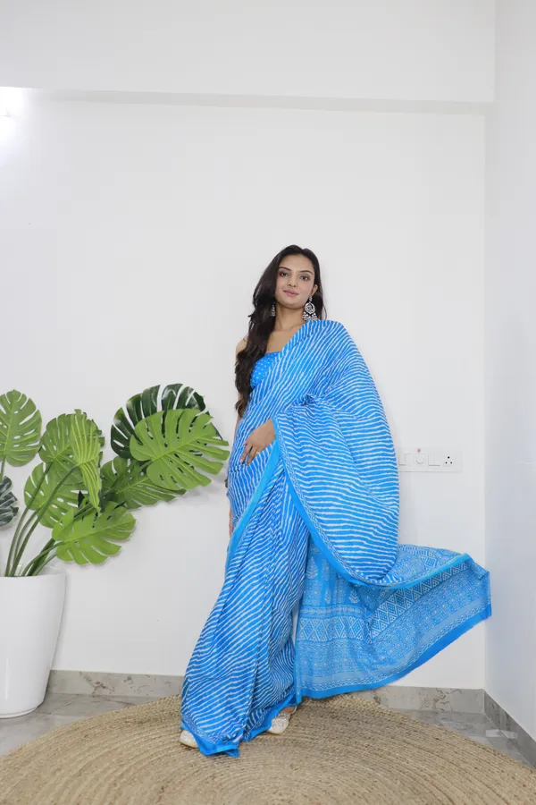 Blue_Hand_Leriya_Print_Pure_mul_Cotton_Saree_With_Blouse_Piece_with_Unstiched_Blouse_Fabric