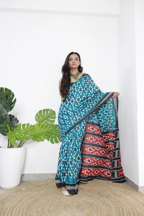 Blue_Ikkat_Print_Pure_mul_Cotton_Saree_With_Blouse_Piece_with_Unstiched_Blouse_Fabric
