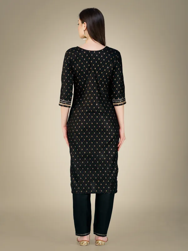 Black_Cotton_Magic_Slub_Kurti_Pant_Dupatta_Set_With_Embroidery_&_Sequence_Work