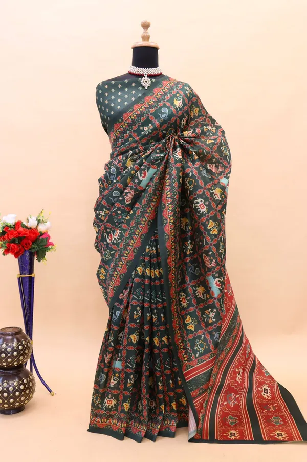 Green_Colour_Smooth_Silk_Saree_With_Patola_Print
