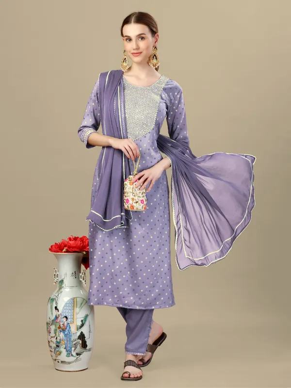 Lavender_Silk_Blend_Kurta_Pant_Dupatta_Set_With_Embroidery_&_Sequence_Work