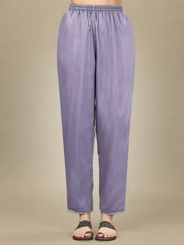 Lavender_Silk_Blend_Kurta_Pant_Dupatta_Set_With_Embroidery_&_Sequence_Work