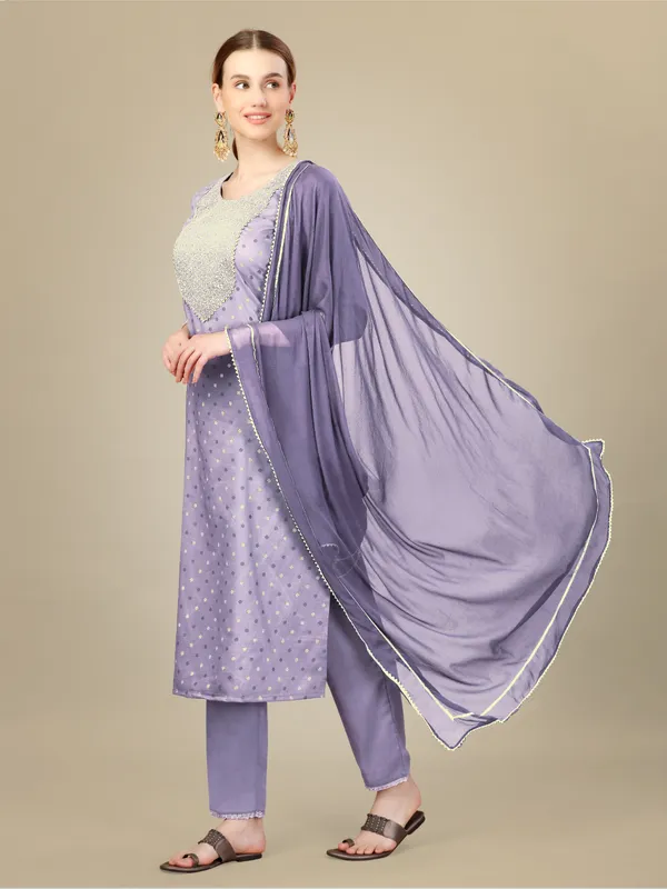 Lavender_Silk_Blend_Kurta_Pant_Dupatta_Set_With_Embroidery_&_Sequence_Work