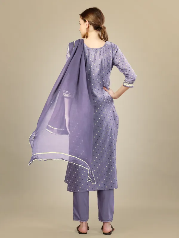 Lavender_Silk_Blend_Kurta_Pant_Dupatta_Set_With_Embroidery_&_Sequence_Work
