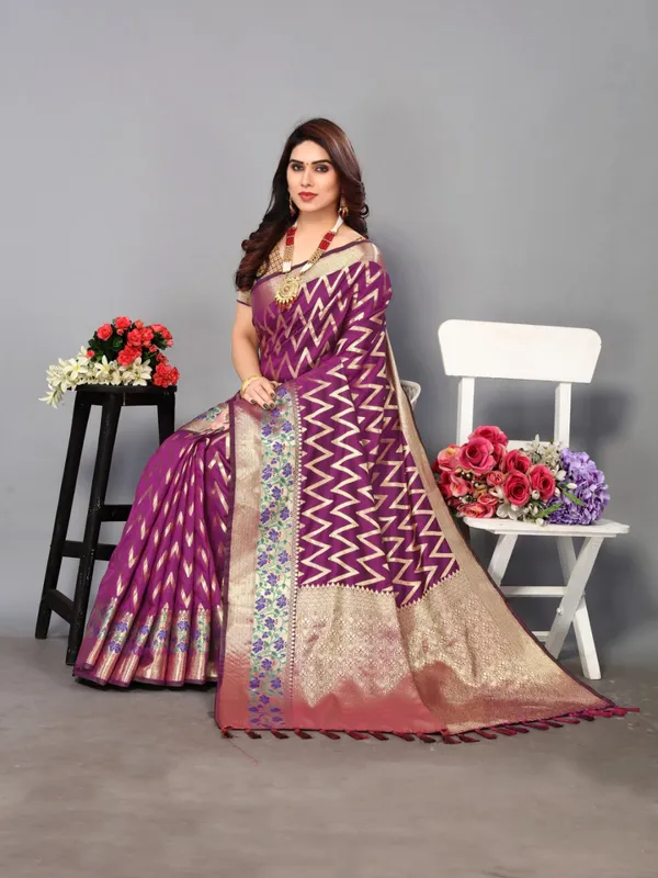 Magenta_Soft_Banarasi_Silk_Saree_With_Zari_Weaving_Work
