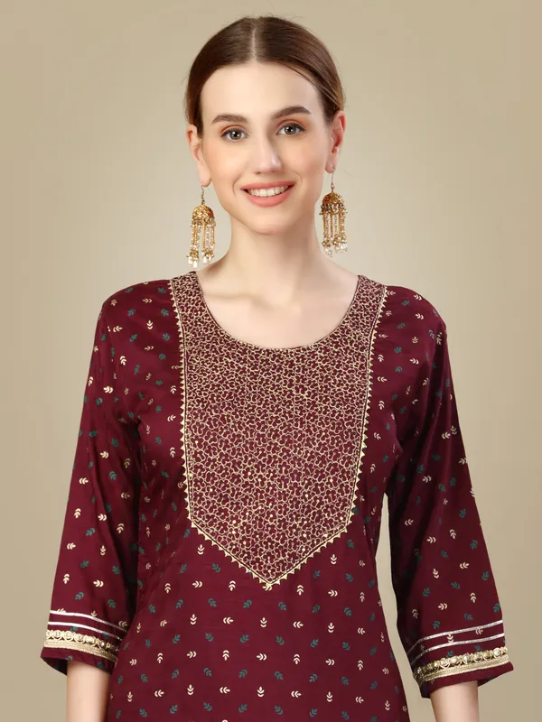 Maroon_Silk_Blend_Kurta_Pant_Dupatta_Set_With_Embroidery_&_Sequence_Work